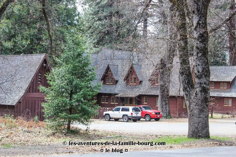 visitor-center-yosemite-village