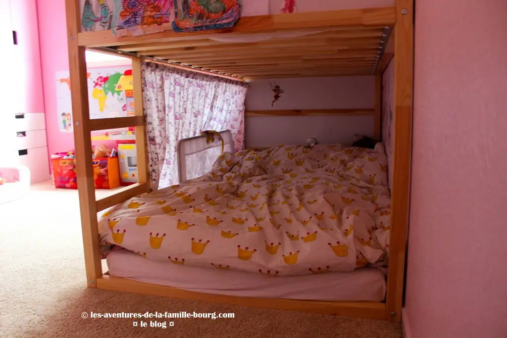 {DIY} Transformer un lit réversible Kura de Ikea en théâtre de